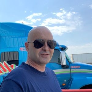 Meet your Posher, Adrian